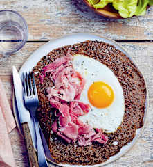 Galettes de sarrasin au jambon et à l’œuf