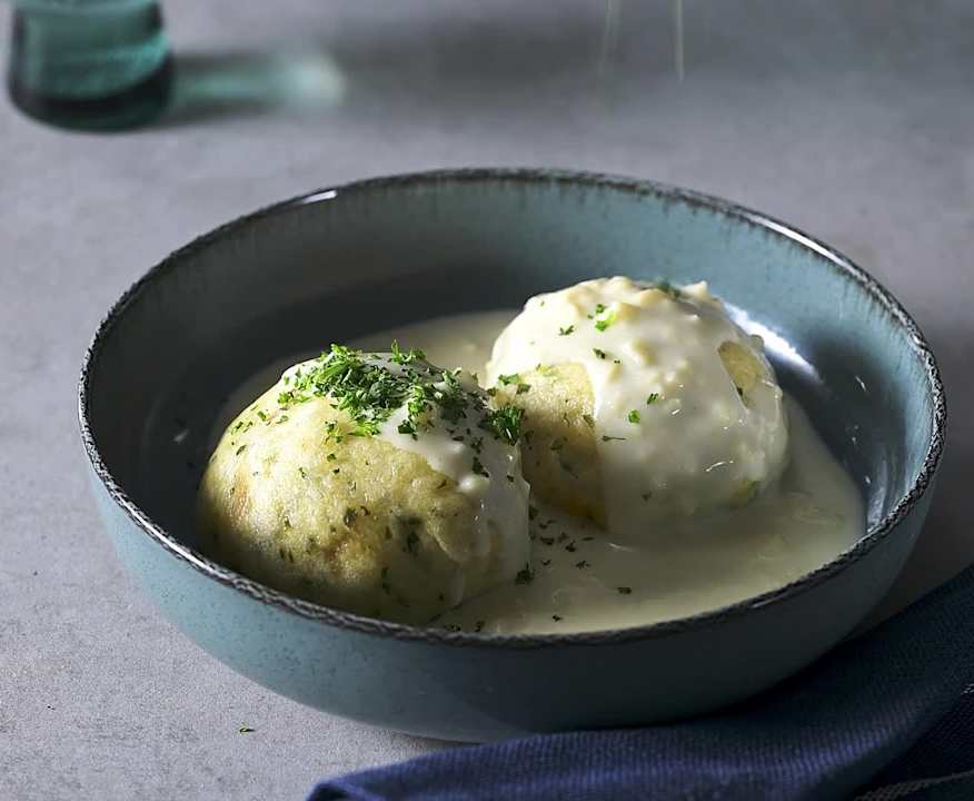 Hefe-Hackfleisch-Knödel mit Käsesauce - Cookidoo® – das offizielle ...